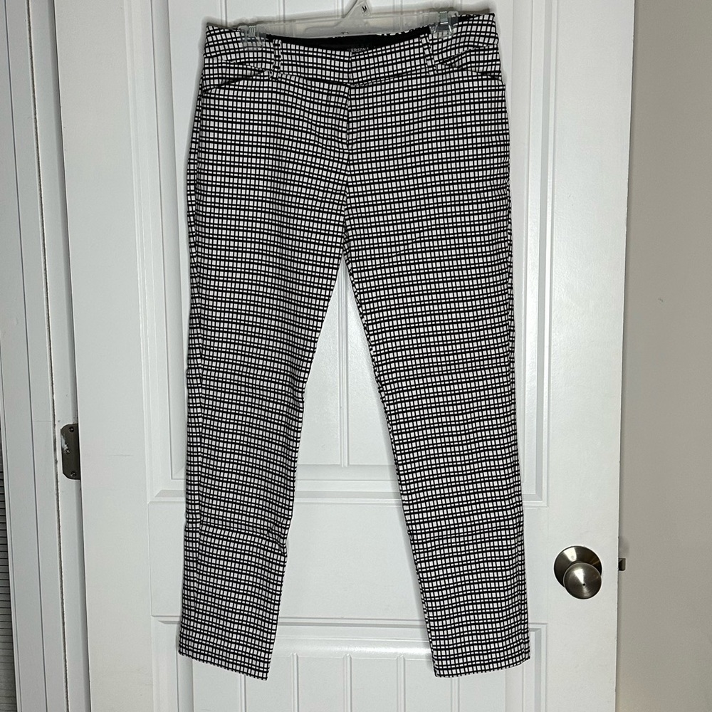 Checkered capri pants